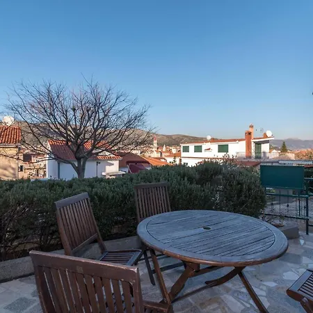 Cosy With Garden Terrace Apartamento Trogir