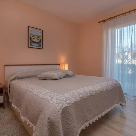 Cosy With Garden Terrace *