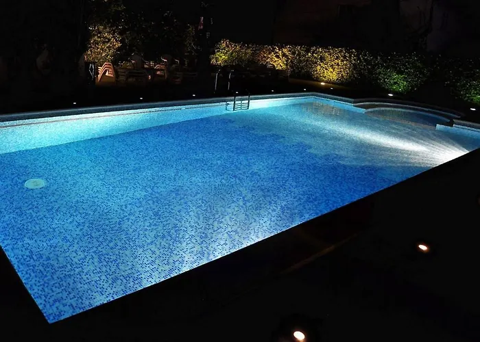 Cosy With Garden Terrace Apartman *