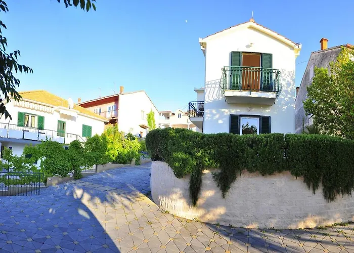 Cosy With Garden Terrace Apartman *