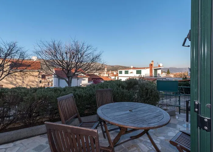 Cosy With Garden Terrace Apartman Trogir