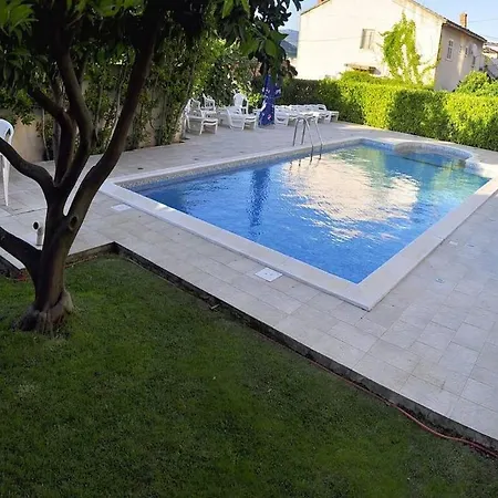 Apartament Cosy With Garden Terrace Trogir