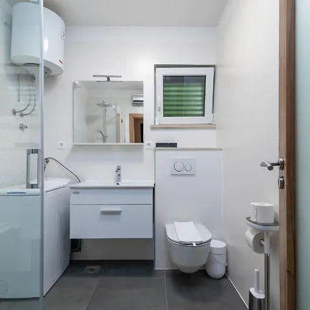 Cosy With Garden Terrace Apartament *