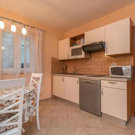 Διαμέρισμα Cosy With Garden Terrace *
