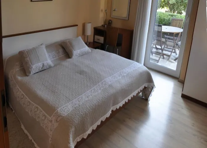 Cosy With Garden Terrace 特罗吉尔